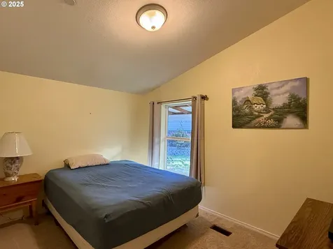 1586 Pennsylvania Place Coos Bay OR 97420