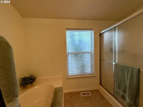 1586 Pennsylvania Place Coos Bay OR 97420