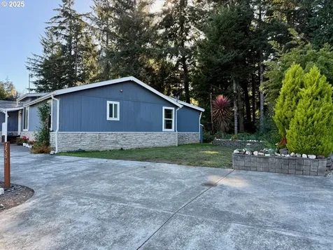 1586 Pennsylvania Place Coos Bay OR 97420