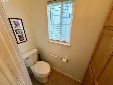 1586 Pennsylvania Place Coos Bay OR 97420