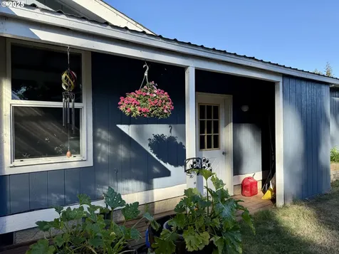 1586 Pennsylvania Place Coos Bay OR 97420