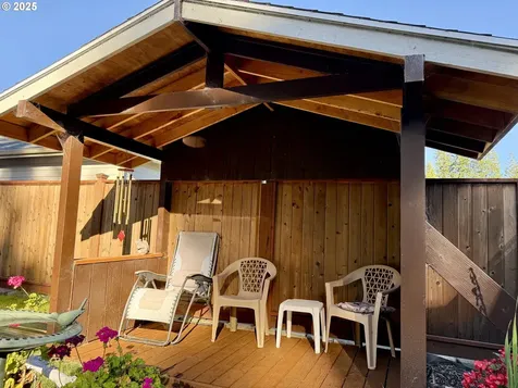 1586 Pennsylvania Place Coos Bay OR 97420