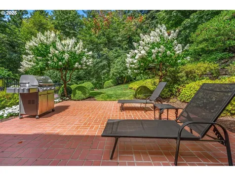 1439 SW Highland Road Portland OR 97221