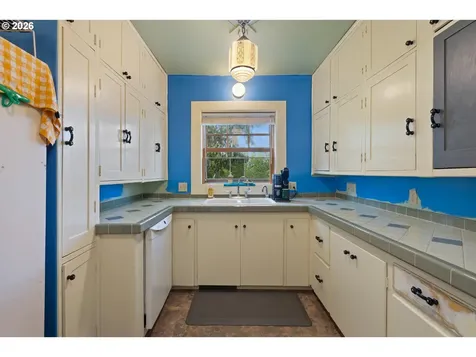 1365 SE Overlook Avenue Roseburg OR 97470