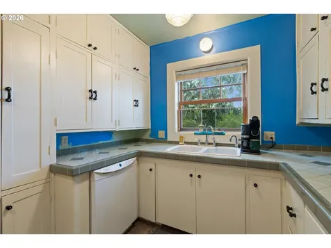 1365 SE Overlook Avenue Roseburg OR 97470