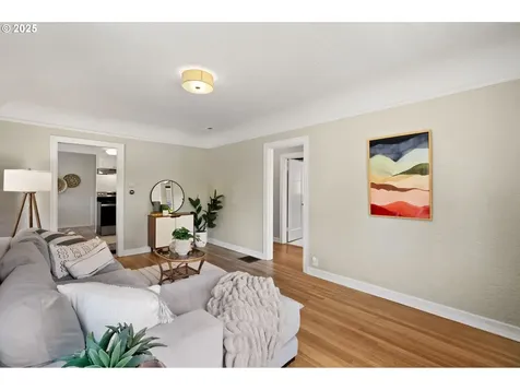 8106 SE 37th Avenue Portland OR 97202
