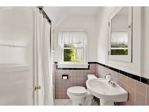8106 SE 37th Avenue Portland OR 97202