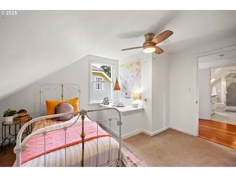 8106 SE 37th Avenue Portland OR 97202