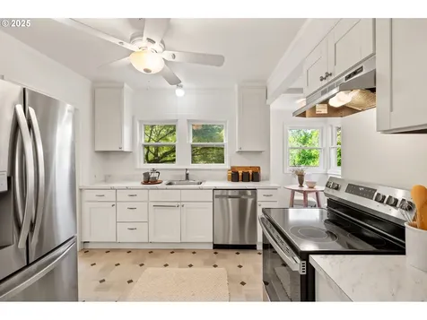 8106 SE 37th Avenue Portland OR 97202