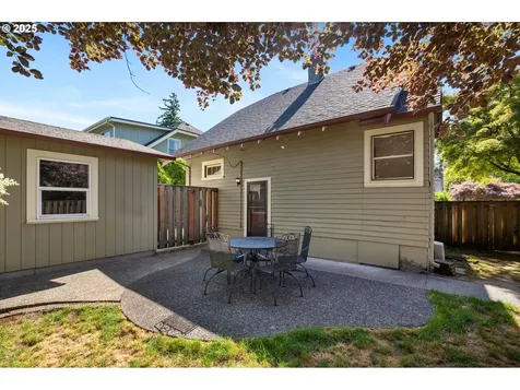 8106 SE 37th Avenue Portland OR 97202