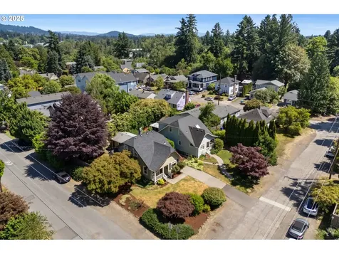 8106 SE 37th Avenue Portland OR 97202