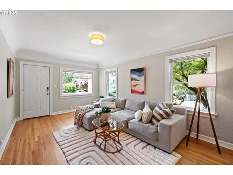 8106 SE 37th Avenue Portland OR 97202