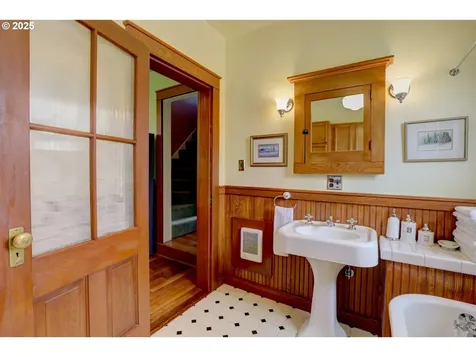 908 Court Street The Dalles OR 97058