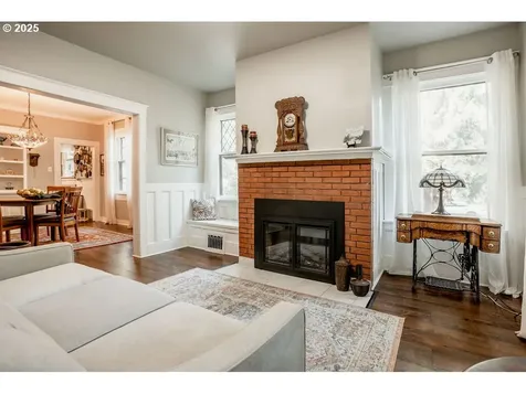 301 W Walnut Street Winlock WA 98596