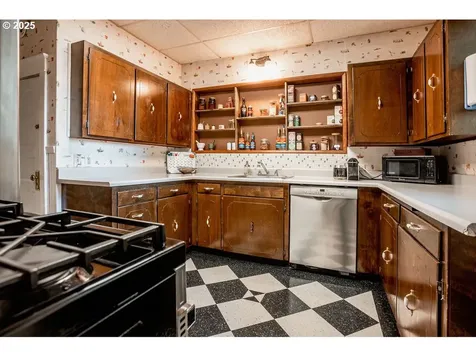 301 W Walnut Street Winlock WA 98596