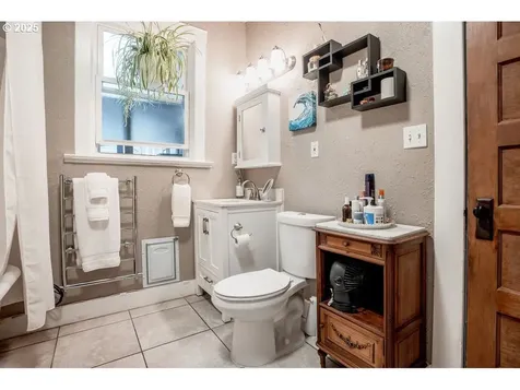 301 W Walnut Street Winlock WA 98596