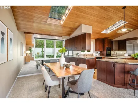 3110 NW Monte Vista Terrace Portland OR 97210