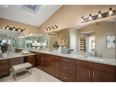 3110 NW Monte Vista Terrace Portland OR 97210