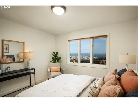 3110 NW Monte Vista Terrace Portland OR 97210