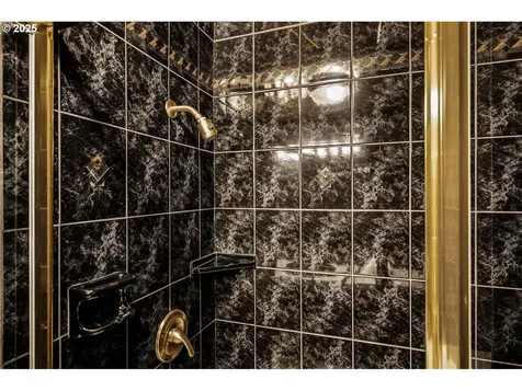 3110 NW Monte Vista Terrace Portland OR 97210