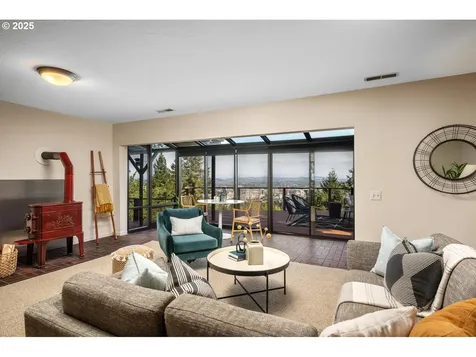 3110 NW Monte Vista Terrace Portland OR 97210