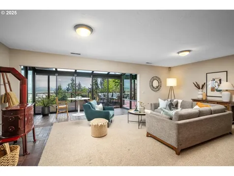 3110 NW Monte Vista Terrace Portland OR 97210