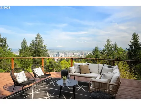 3110 NW Monte Vista Terrace Portland OR 97210