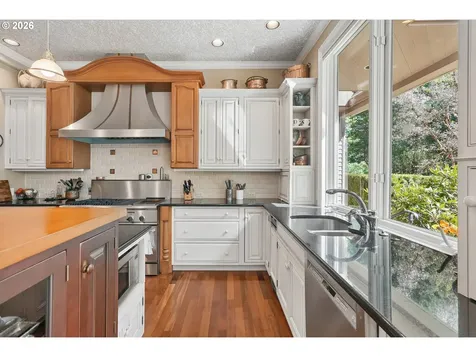 13616 NW Glendoveer Drive Portland OR 97231