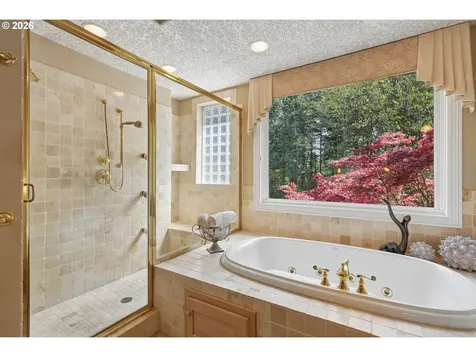 13616 NW Glendoveer Drive Portland OR 97231