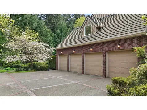 13616 NW Glendoveer Drive Portland OR 97231