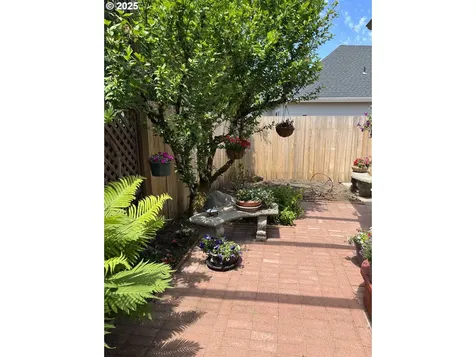 4256 Altura Street Eugene OR 97404