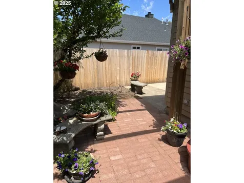 4256 Altura Street Eugene OR 97404