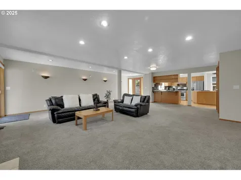 1779 Kings North Street Eugene OR 97401