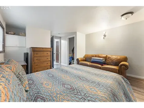 1945 Oak Street North Bend OR 97459