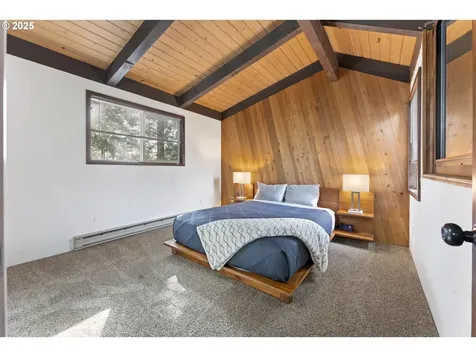 1945 Oak Street North Bend OR 97459