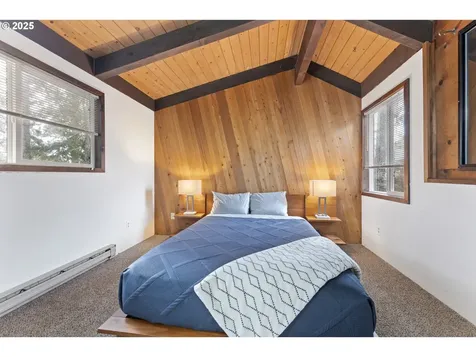 1945 Oak Street North Bend OR 97459