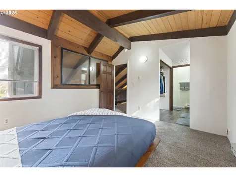 1945 Oak Street North Bend OR 97459