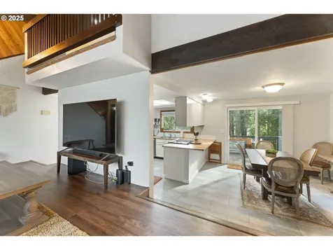 1945 Oak Street North Bend OR 97459