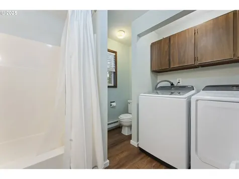1945 Oak Street North Bend OR 97459