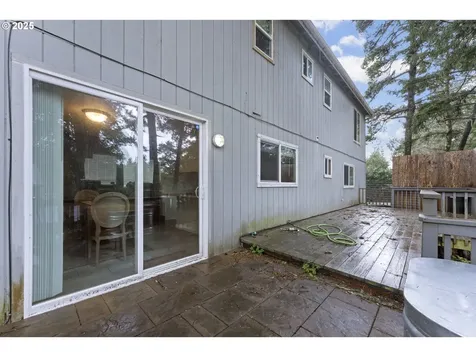 1945 Oak Street North Bend OR 97459