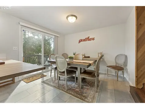 1945 Oak Street North Bend OR 97459