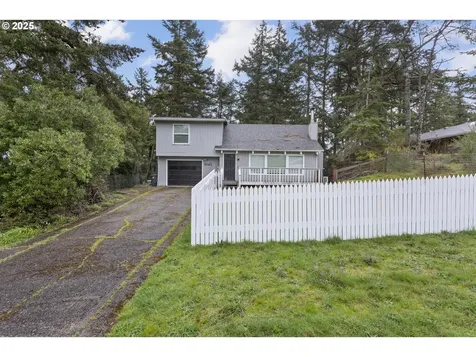 1945 Oak Street North Bend OR 97459