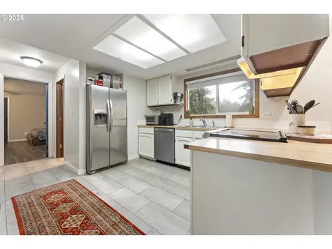 1945 Oak Street North Bend OR 97459