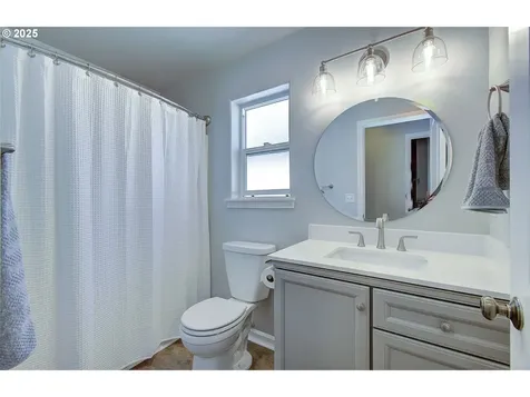 3809 SE 189th Avenue Vancouver WA 98683