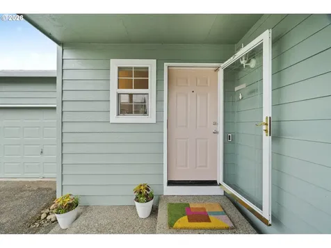 15006 SE Sieben Creek Drive Clackamas OR 97015