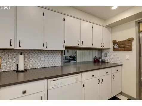593 SW Fairlawn Court Dallas OR 97338