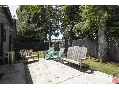 593 SW Fairlawn Court Dallas OR 97338