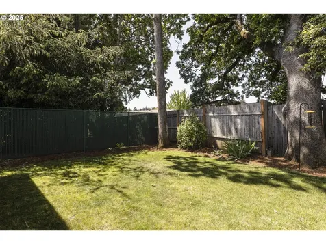 593 SW Fairlawn Court Dallas OR 97338