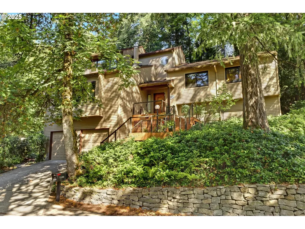 1125 SW Westwood Court Portland OR 97239