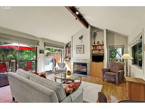 1125 SW Westwood Court Portland OR 97239